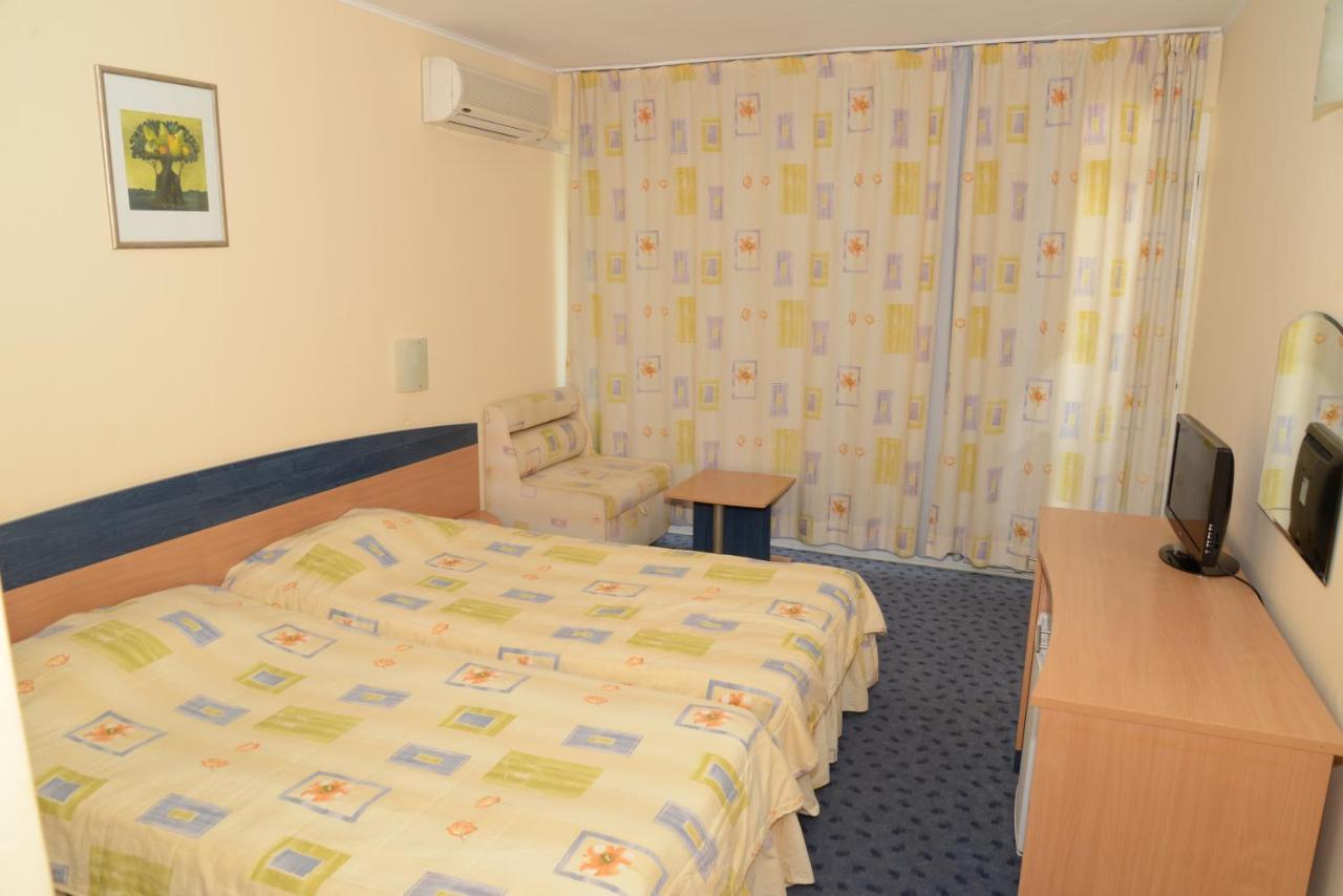 Hotel Riviera Ravda Buitenkant foto