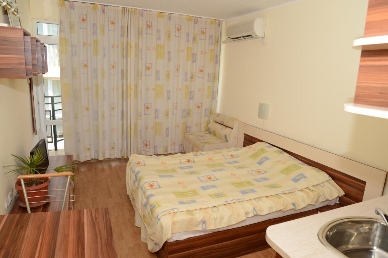 Hotel Riviera Ravda Buitenkant foto